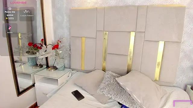 Snapshot of Camilaa_Sanchez_ chatting on 10.24.25 Camilaa Sanchez online show from 10.24.25