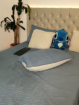 Lia Hurley online show from 03.22.25