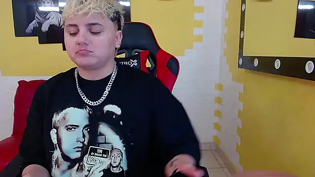 isabeautyx19 online show from 01.11.25