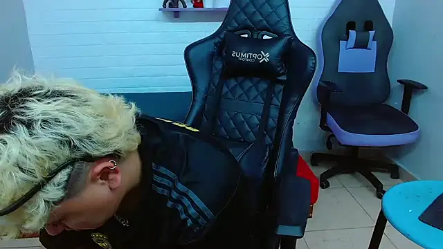 isabeautyx19 online show from 01.12.25