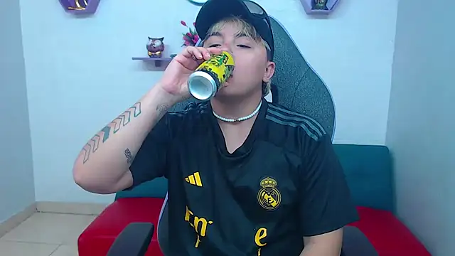 isabeautyx19 online show from 02.04.25