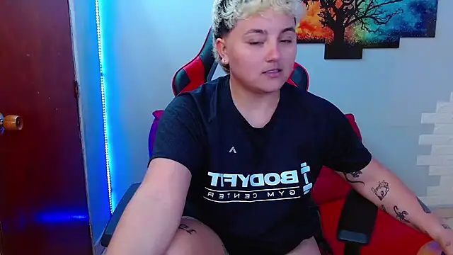 isabeautyx19 online show from 02.10.25