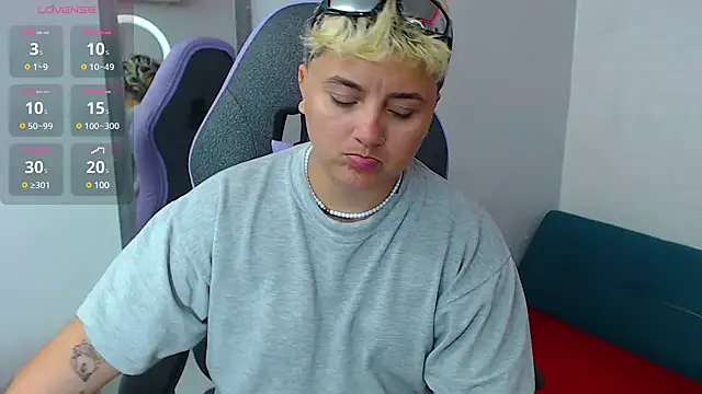 isabeautyx19 online show from 02.25.25