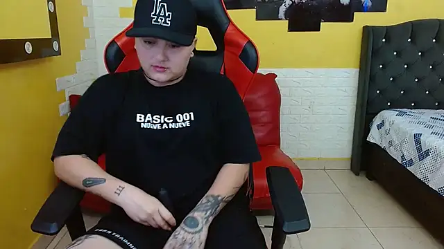 isabeautyx19 online show from 09.13.25