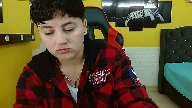 isabeautyx19 online show from 11.12.25