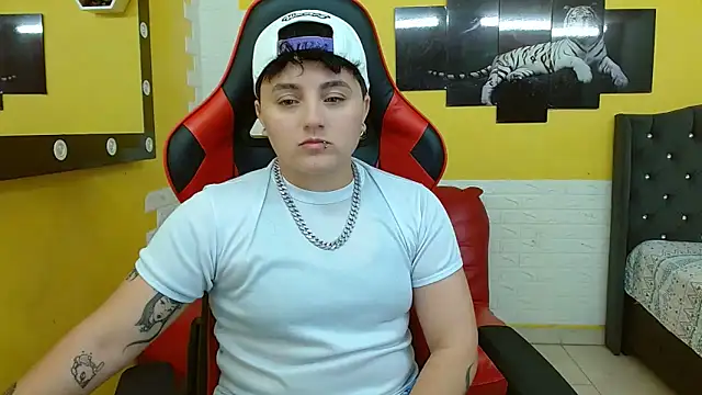 isabeautyx19 online show from 11.15.25