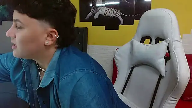 isabeautyx19 online show from 04.11.26