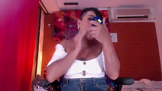 Snapshot of Khatalina_hott chatting on 01.21.25 Khatalina hott online show from 01.21.25