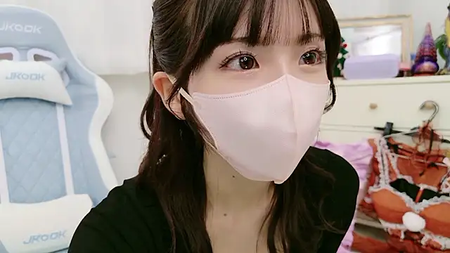 -minami- online show from 11.23.25