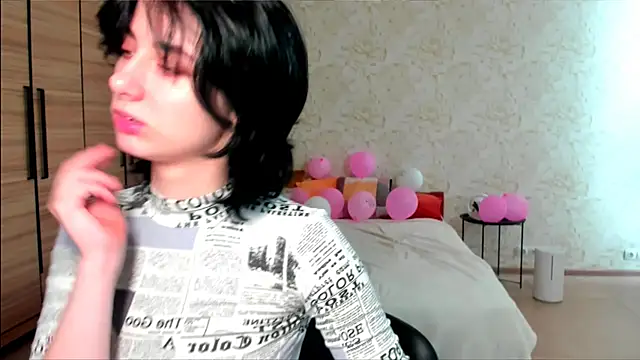 JulisSweet online show from 02.15.25