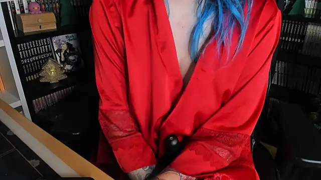 Snapshot of _Satsuki_ chatting on 12.11.24 Satsuki online show from 12.11.24