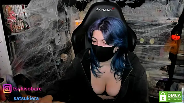 Snapshot of _Satsuki_ chatting on 10.09.25 Satsuki online show from 10.09.25