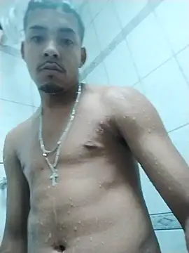 Snapshot of Malvadaozscp chatting on 10.15.25 Malvadaozscp online show from 10.15.25