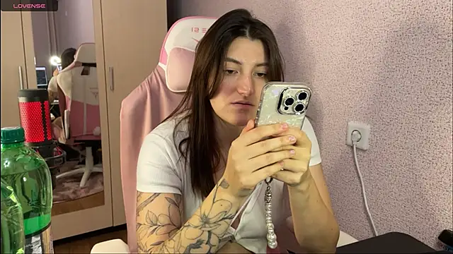 Katrin  kiss online show from 02.12.25