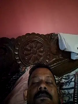 Snapshot of ind_hero chatting on 10.24.25 ind hero online show from 10.24.25