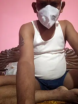 Snapshot of ind_hero chatting on 11.28.25 ind hero online show from 11.28.25