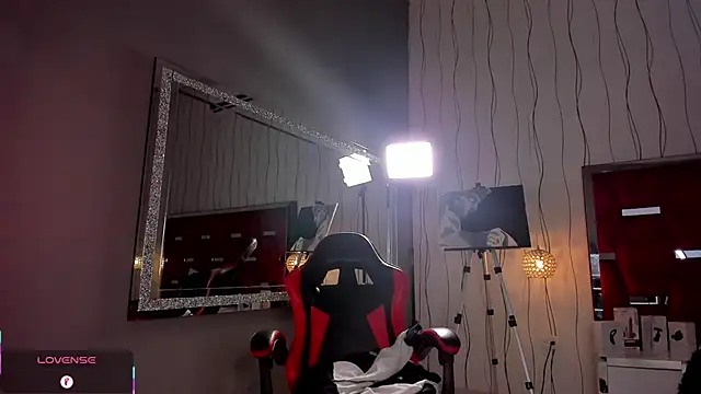 Snapshot of Brat_ chatting on 03.04.26 Brat online show from 03.04.26