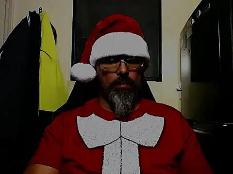Snapshot of KrazyLegz chatting on 12.19.24 KrazyLegz online show from 12.19.24