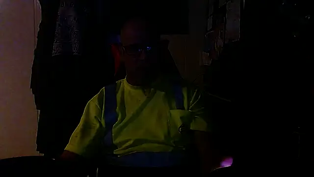 Snapshot of KrazyLegz chatting on 09.19.25 KrazyLegz online show from 09.19.25