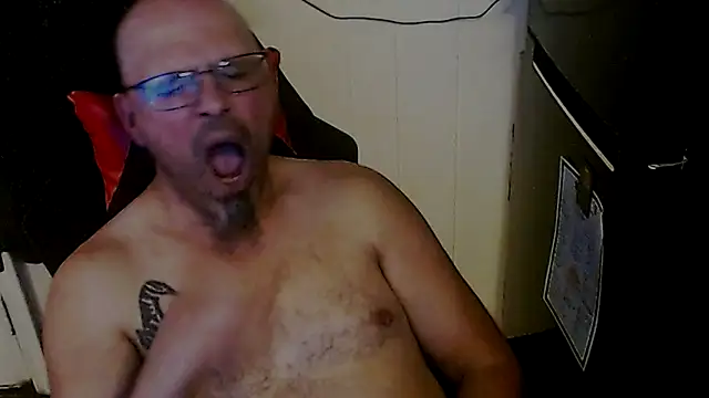 KrazyLegz online show from 10.19.25