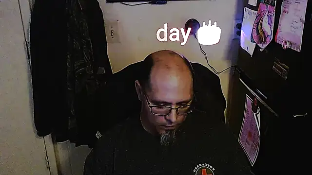 KrazyLegz online show from 11.17.25