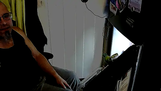 KrazyLegz online show from 11.29.25