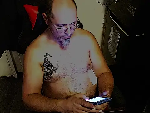 KrazyLegz online show from 12.14.25