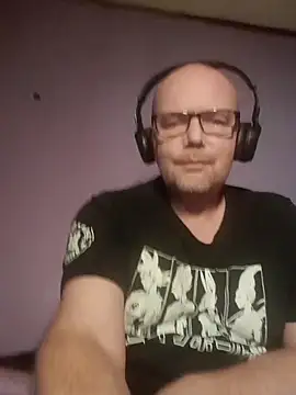 Snapshot of hairy_orbite chatting on 10.17.25 hairy orbite online show from 10.17.25