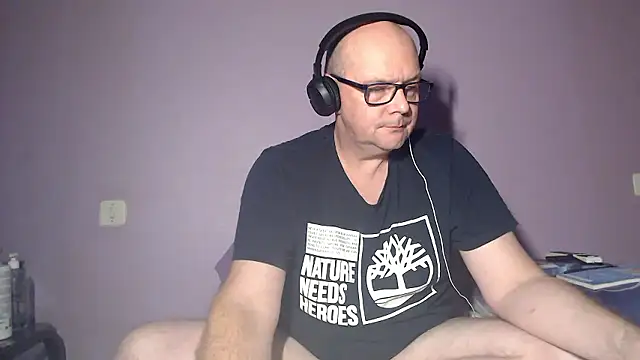 Snapshot of hairy_orbite chatting on 11.02.25 hairy orbite online show from 11.02.25