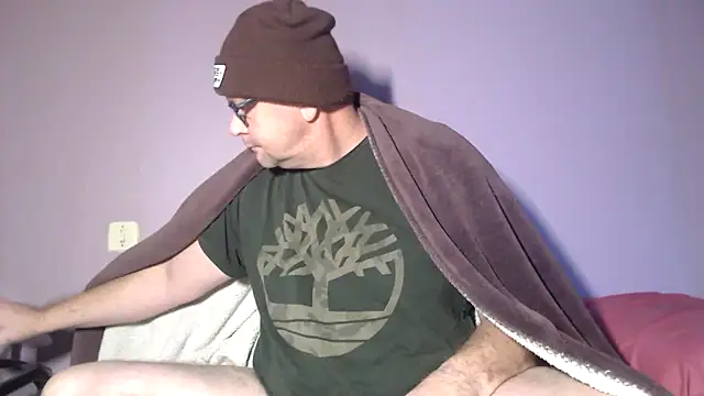 Snapshot of hairy_orbite chatting on 12.01.25 hairy orbite online show from 12.01.25