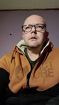 Snapshot of hairy_orbite chatting on 12.02.25 hairy orbite online show from 12.02.25