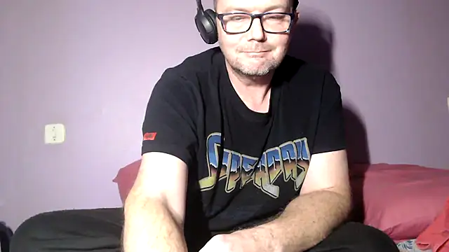 Snapshot of hairy_orbite chatting on 12.15.25 hairy orbite online show from 12.15.25