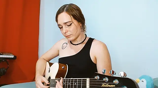 Catnessa online show from 10.19.25