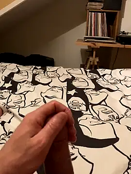 Snapshot of LivingLegend1978 chatting on 12.16.25 LivingLegend1978 online show from 12.16.25