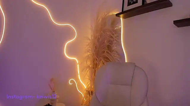 keilelewis online show from 02.04.25