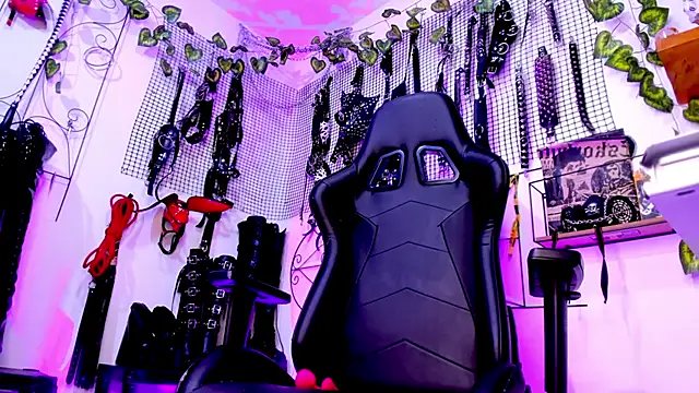 Snapshot of Agatha_BDSM chatting on 02.17.26 Agatha BDSM online show from 02.17.26