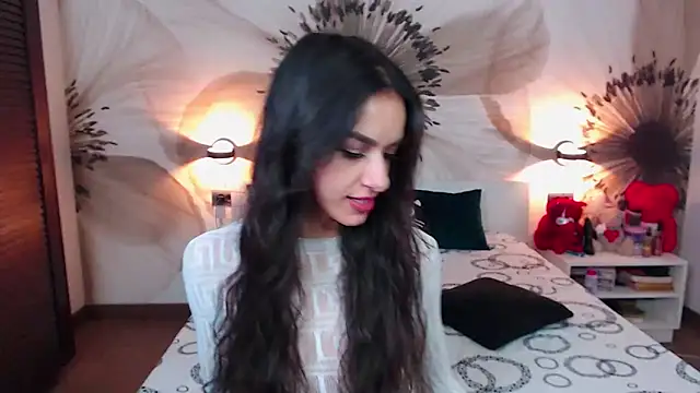 KatherineBisou online show from 12.19.25