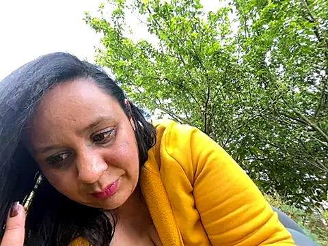 Danielaa a online show from 10.28.25