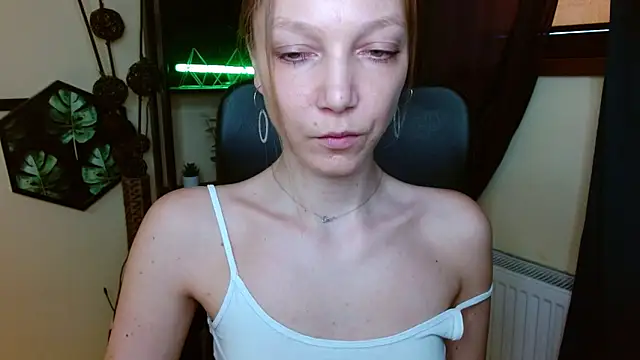 EmillyPlay online show from 04.02.26