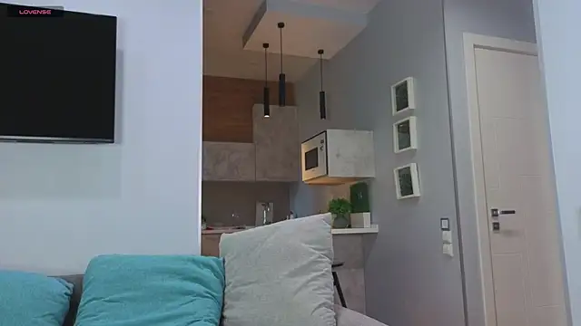 DonnaBurkee online show from 04.17.26