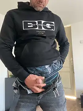 Snapshot of Yourhotboy_42 chatting on 03.22.25 Yourhotboy 42 online show from 03.22.25