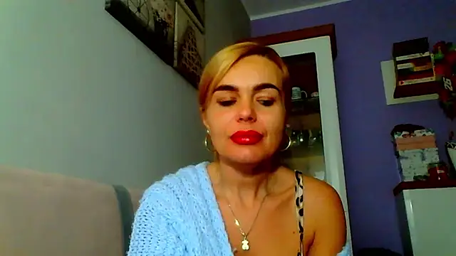 Snapshot of DESIREjenny chatting on 12.02.24 DESIREjenny online show from 12.02.24