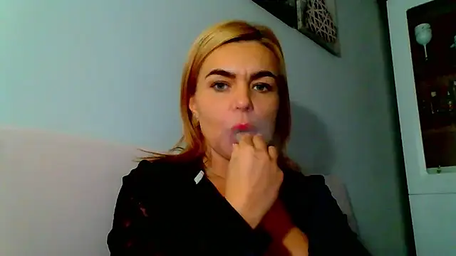Snapshot of DESIREjenny chatting on 12.09.24 DESIREjenny online show from 12.09.24