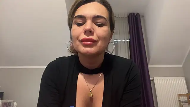 Snapshot of DESIREjenny chatting on 02.12.25 DESIREjenny online show from 02.12.25