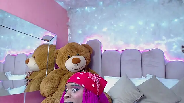 puca ebony online show from 03.12.25