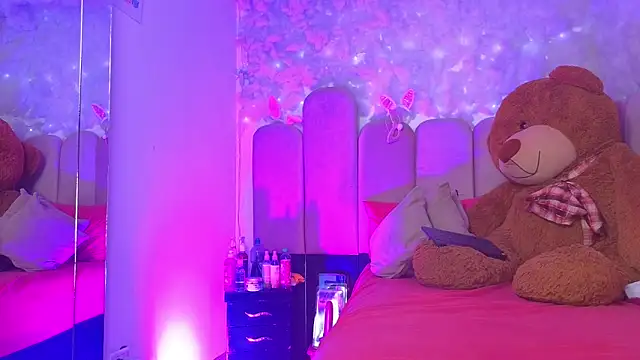 puca ebony online show from 10.04.25