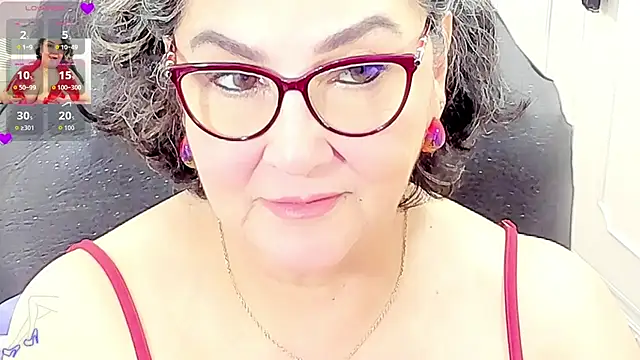 Snapshot of cataleya_mom chatting on 07.21.26 cataleya mom online show from 07.21.26