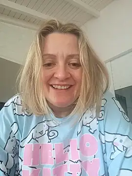 Snapshot of lady_charlyne chatting on 01.17.25 lady charlyne online show from 01.17.25