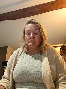 Snapshot of lady_charlyne chatting on 02.18.25 lady charlyne online show from 02.18.25