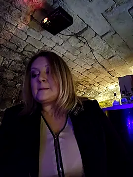 lady charlyne online show from 11.28.25